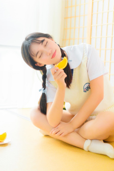 家公对儿媳妇动手脚该跟老公说吗